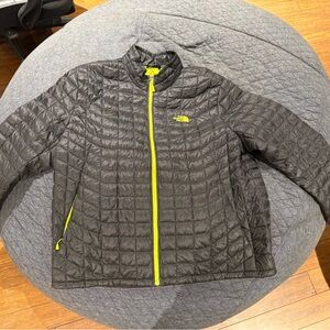 TNF lightweight puffer in unique colors, size XXL